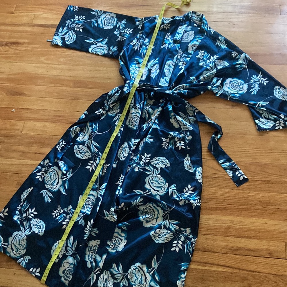 Morgan Taylor Floral Robe - Picture 7 of 8